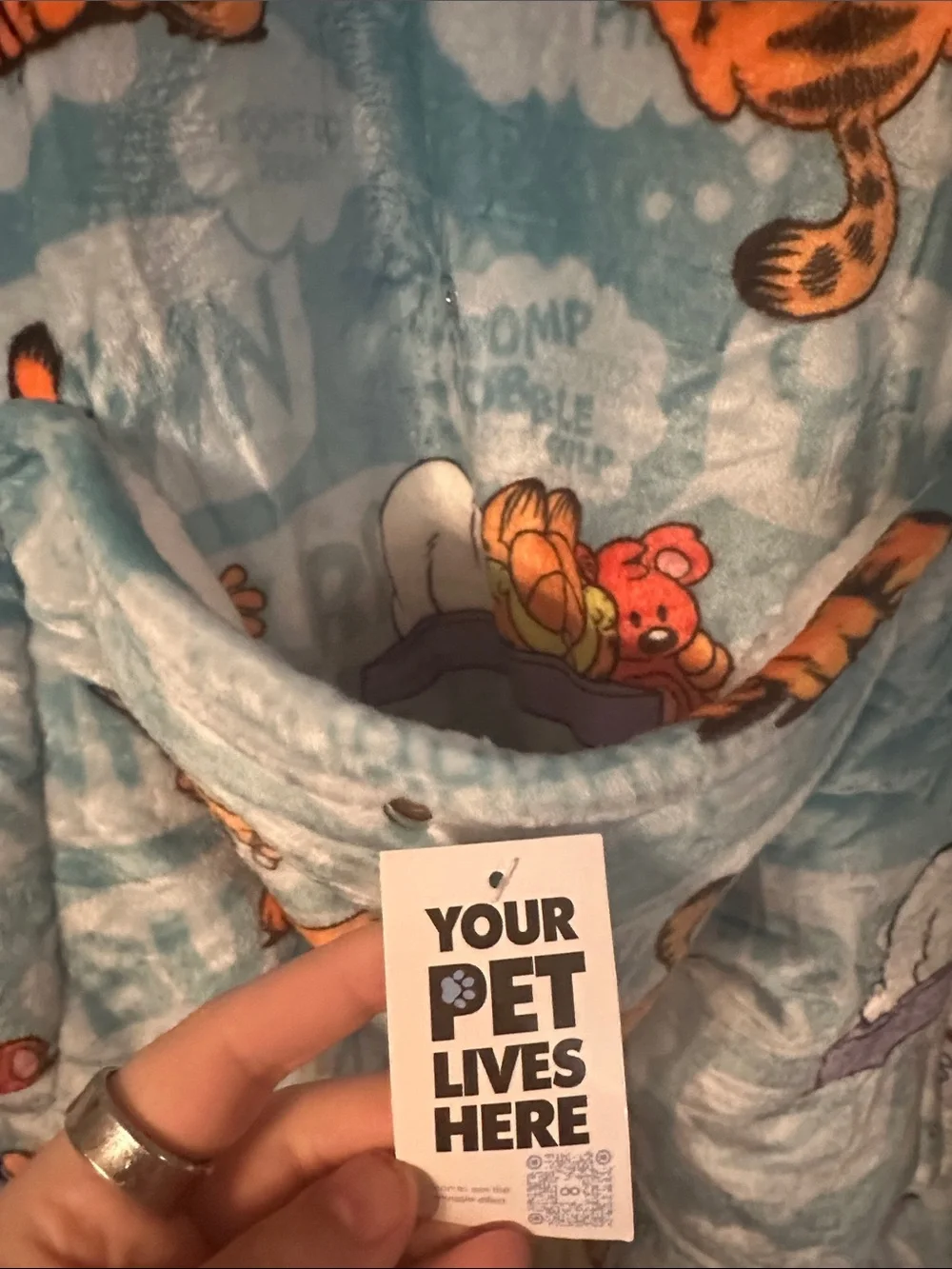 NWT Garfield Oodie wearable blanket with Pet Pouch